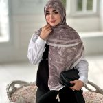روسری پلیسه مجلسی مدل برگ تناژ گلبهی طوسی