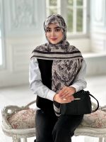 روسری پلیسه مجلسی مدل دیور تناژ مشکی استخونی