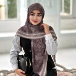 روسری پلیسه مجلسی مدل جنگل خاکستری دودی