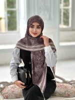 روسری پلیسه مجلسی مدل جنگل خاکستری دودی