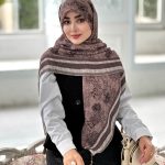 روسری پلیسه مجلسی مدل جنگل تناژ پوست پیازی و دودی