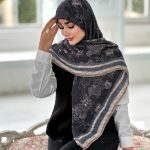 روسری پلیسه مجلسی مدل جنگل تناژ سرمه ای تیره