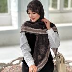 روسری پلیسه مجلسی مدل جنگل تناژ قهوه ای سوخته