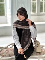 روسری پلیسه مجلسی مدل جنگل تناژ قهوه ای سوخته