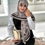 روسری پلیسه مجلسی مدل جنگل تناژ مشکی