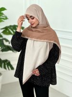 روسری نخی مدل طیفی کرم نسکافه ای