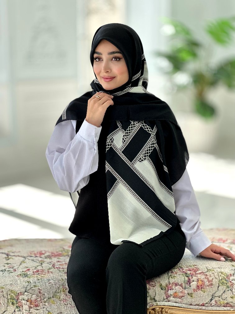 IMG2413_edited_1771882603649 روسری نخی مدل کلاسیک نخی - Image 1
