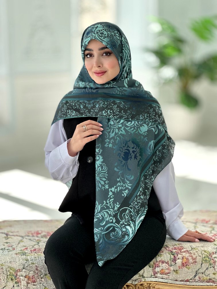 IMG2433_edited_1771882509985 روسری نخی مدل حسنا کله غازی - Image 1