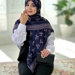 روسری نخی مدل نازنین سرمه ای صورتی