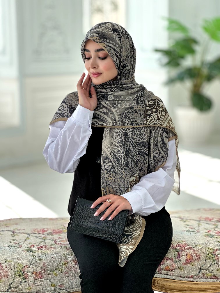 IMG2449_edited_1771882236453 روسری نخی مدل ترمه (جامانده) - Image 1