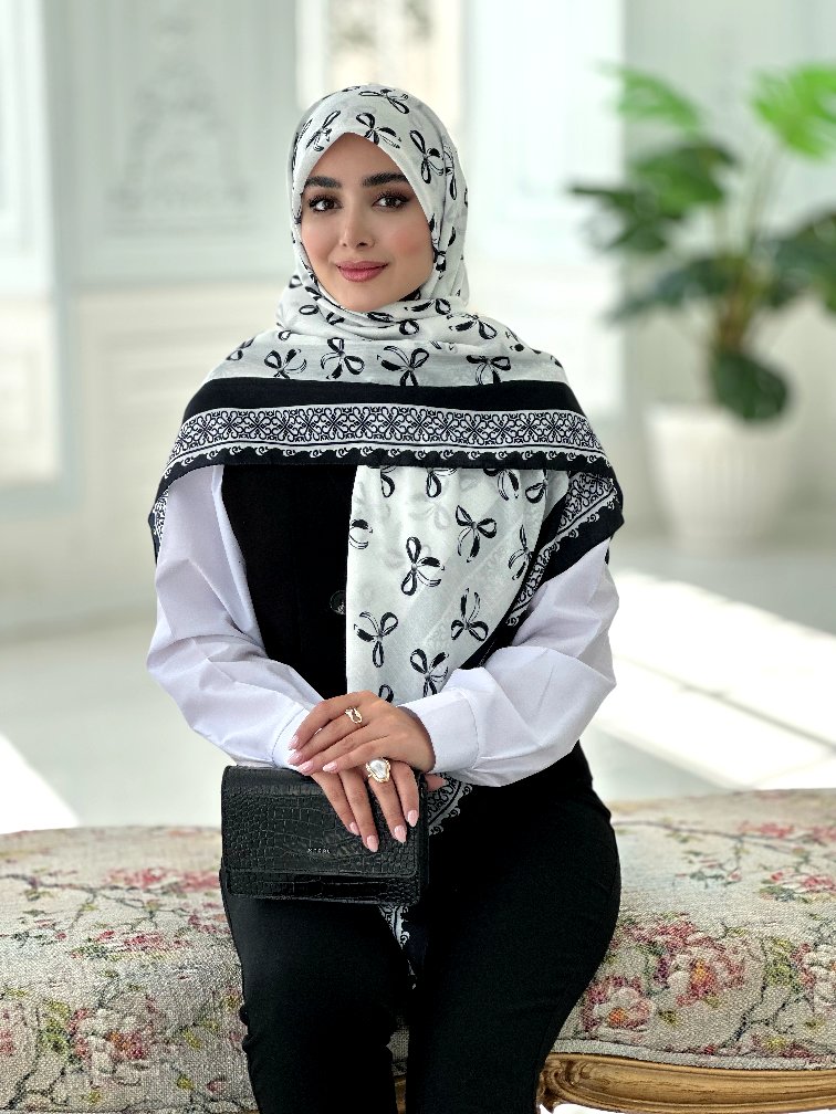 IMG2458_edited_1771881920588 روسری نخی مدل نازنین سفید مشکی - Image 1