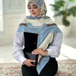 روسری نخی مدل همتا تناژ آبی کرم