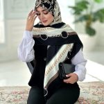 روسری نخی مدل همتا تناژ مشکی کرم