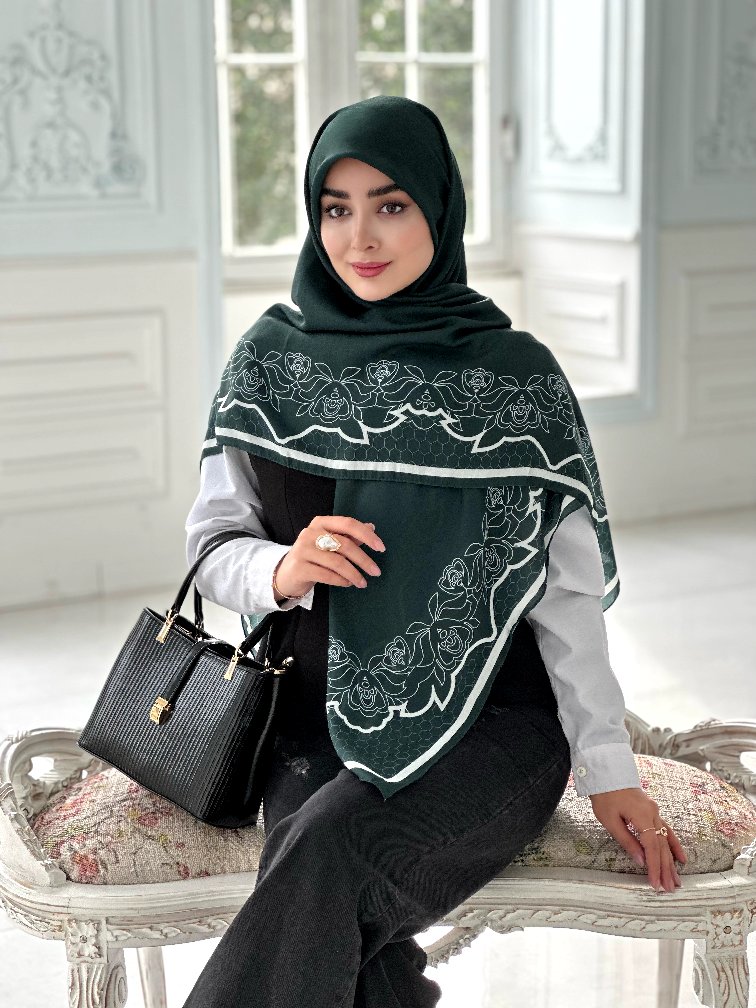 IMG1491_edited_1781624030086 روسری نخی مدل برکه رنگ سبز زمردی - Image 1