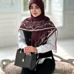 روسری نخی مدل برکه رنگ عنابی