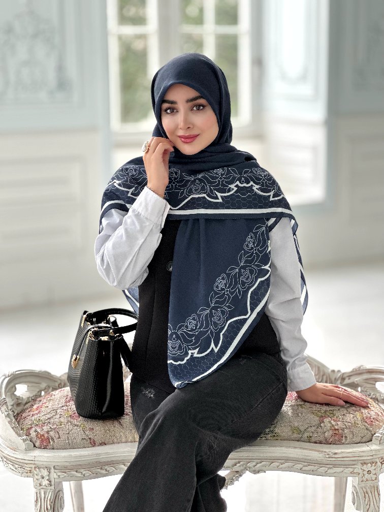 IMG1497_edited_1781623921254 روسری نخی مدل برکه رنگ سرمه ای - Image 1