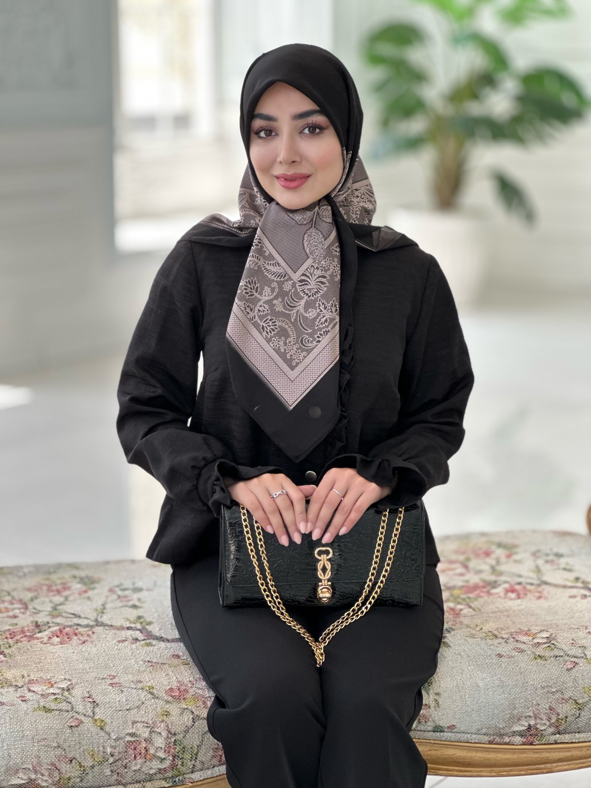 IMG_20260608_193414 روسری مشکی ترک حریر کد۰۰۰۱ - Image 1
