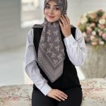 روسری نخی مدل نازنین نوک مدادی پاپیون  کرم قواره 110