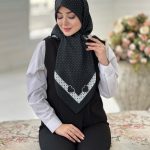 روسری نخی مدل قلب مشکی قواره 110