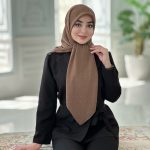 روسری نخ ژکارد راه راه نگین دار قهوه ای