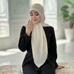 روسری نخ ژاکارد راه راه رنگ کرم شیری