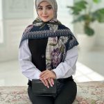 روسری نخی مدل مه یاس نسکافه ای حاشیه سرمه ای